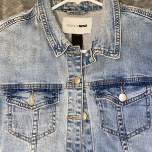 Cropped denim jacket